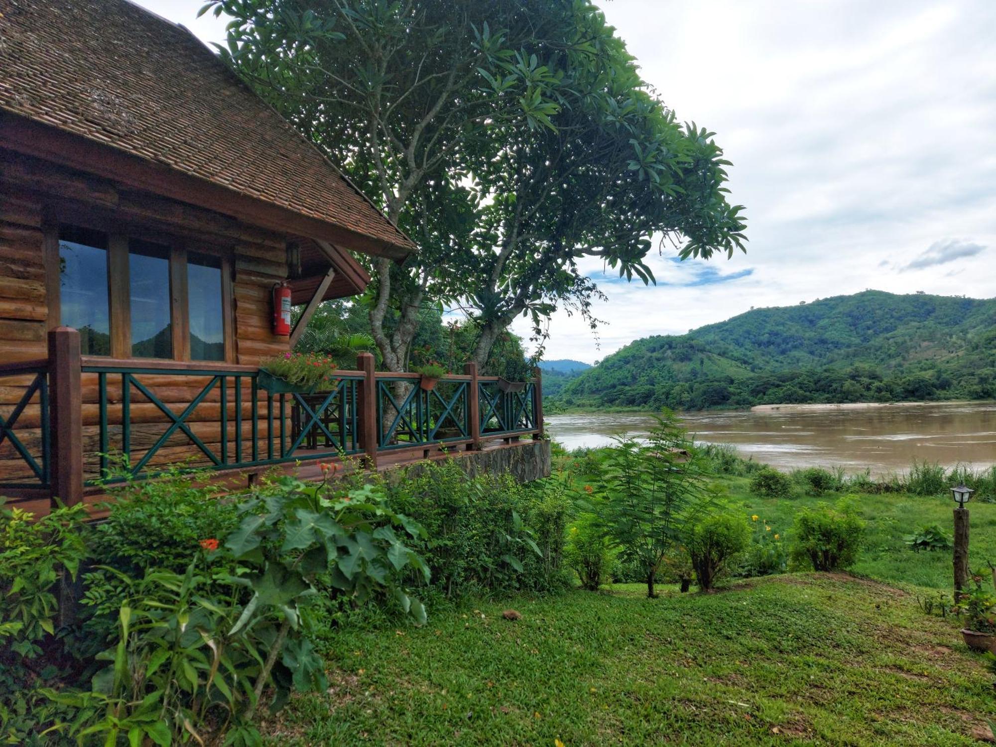 Mekong Villas Pak Chom Екстериор снимка